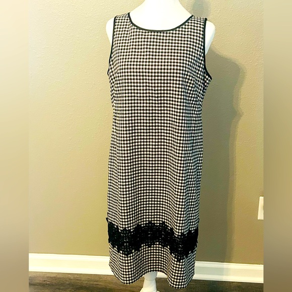 Jessica Howard Sleeveless Sheath Dress - Large / 12 - Black Gingham Lace Trim - Picture 2 of 13